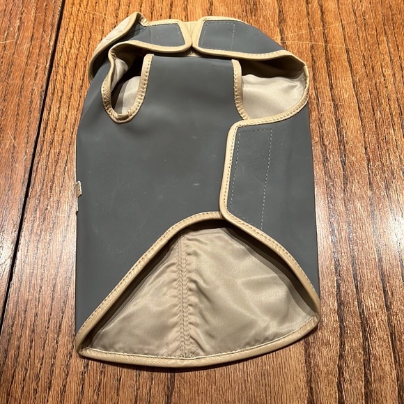 Friends Of Baby Doll Pliner Gray And Beige Lined Waterproof Vest Says 2004 - Picture 2 of 5